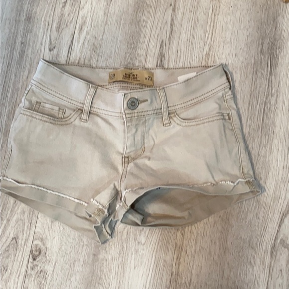 Hollister Pants - Hollister khakis shorts